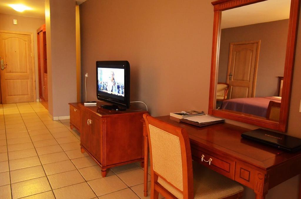 Mensvic Grand Hotel Accra Pokoj fotografie