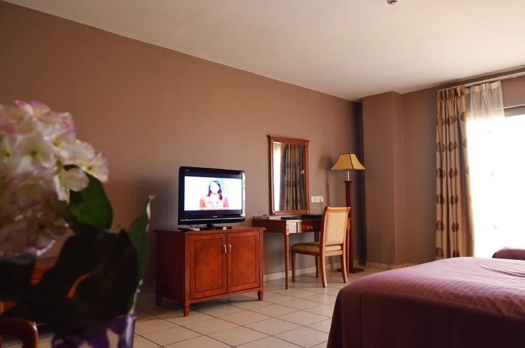 Mensvic Grand Hotel Accra Pokoj fotografie